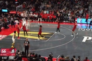 差了一点点！戈登反击接球 腾空暴起顶翻防守隔扣未果